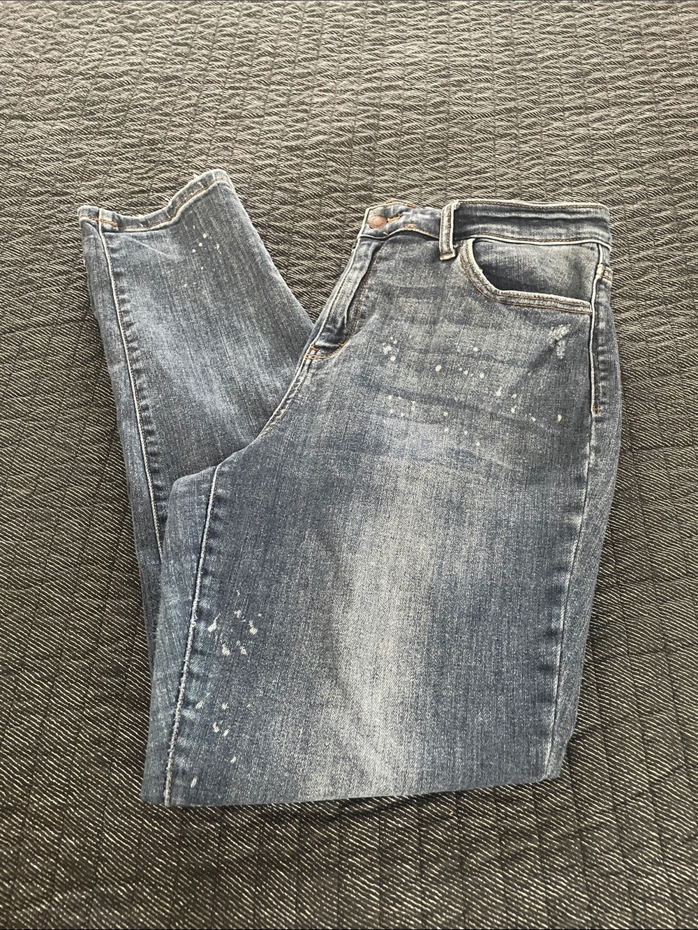 Judy Blue Distressed Skinny Jeans in Faded Blue